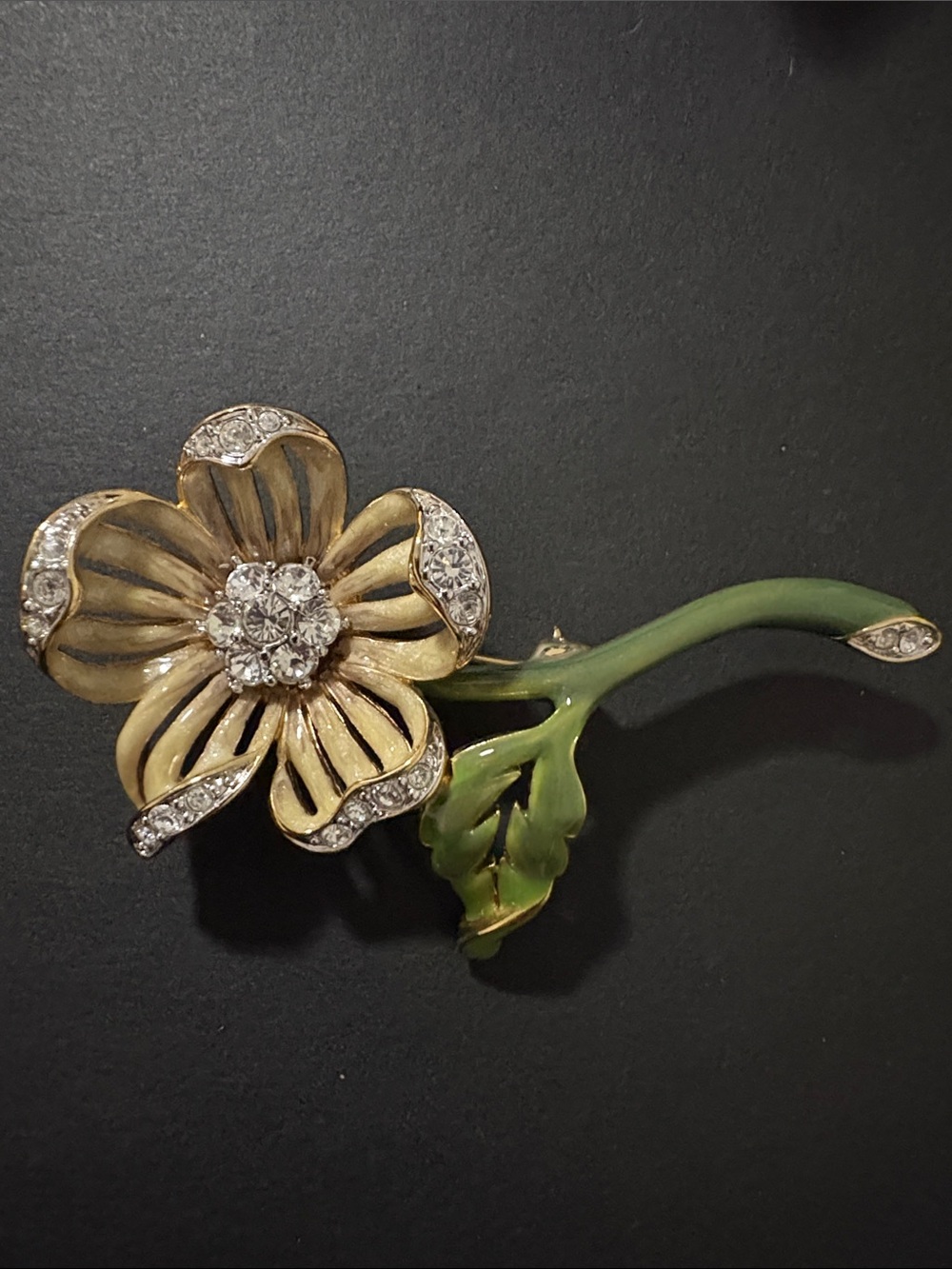Vintage-Inspired Gold and Green Flower Brooch with Crystal Accents